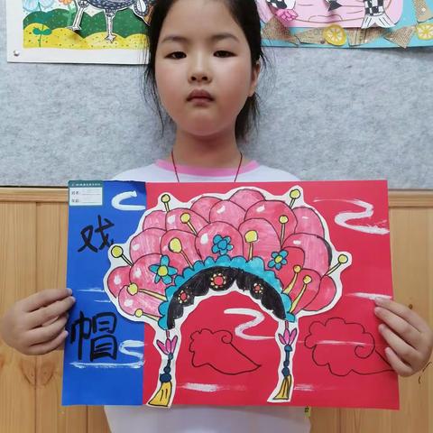 八点班小朋友们作品《戏帽》