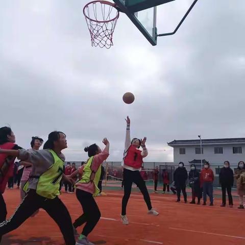 渭源职专2022年秋季运动会巾帼健儿风采展现