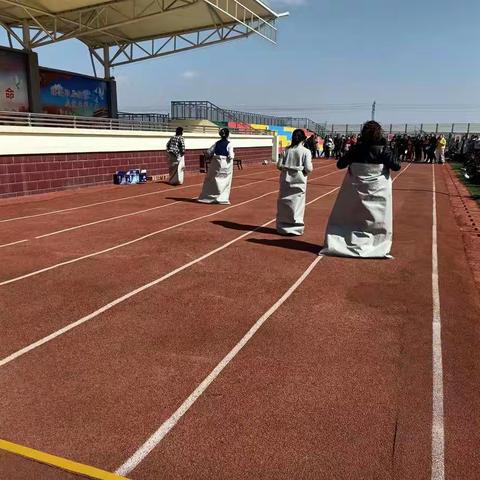 渭源职专2021年春季“庆三八”趣味运动会