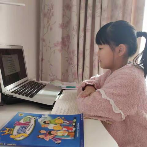 网课勤自勉  身边好榜样——市三小四年级网课学习标兵