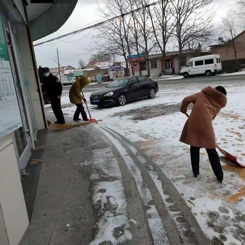 扫除冰雪暖人心