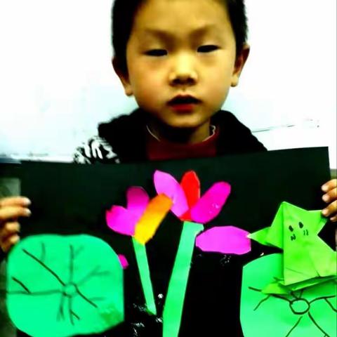 未来星美术培训学校广场校区创意油彩班立体手工美丽的荷塘！