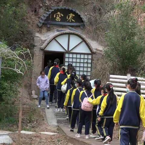 近距离感受戏曲魅力，“戏曲进校园”活动走近海东艺馨戏曲体验馆