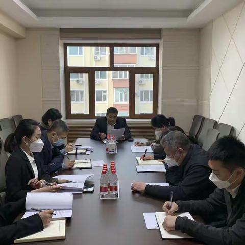 锐意开拓做先锋奋楫扬帆开新局区委办传达学习贯彻全区党政干部大会精神