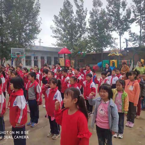 网络安全进校园，文明上网记心间——东峪小学升旗活动