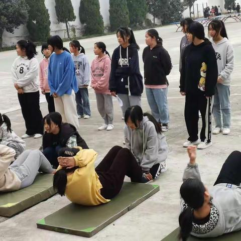 锦屏镇二中学生体质健康达标测试