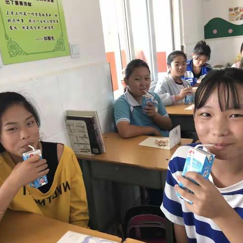 平王小学营养餐开始啦！