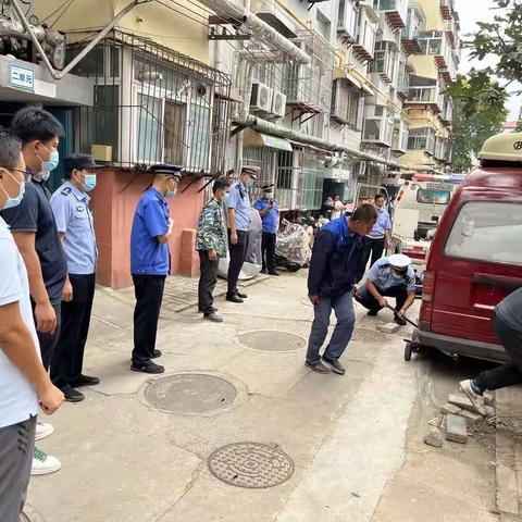中大槐树街道联合交警开展“僵尸车” 专项整治行动暨召开联席会议
