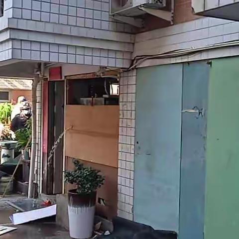 【苍霞城管中队】违章搭盖，坚决拆！