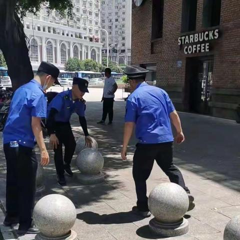 【苍霞城管中队】联合整治“闽江之心”青年广场周边两车停放