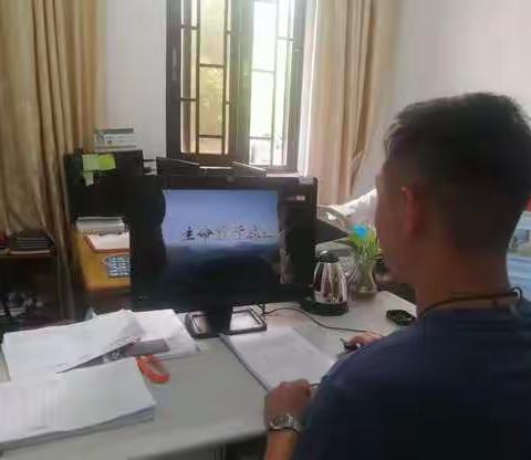 玉溪农业职业技术学院组织观看学习《生命重于泰山 》活动