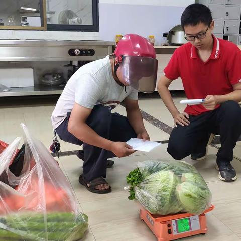 把食堂三关 保盘中三餐