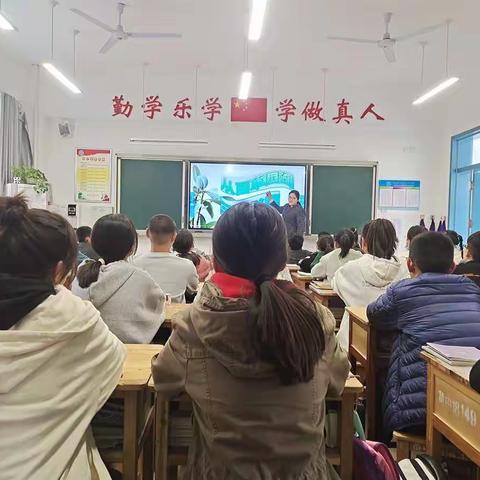 生命在场， 开启理想课堂之门 --- 暨大黄山中学“青蓝工程”语文学科师父示范课