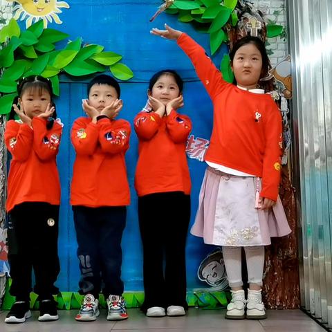 “迎五一，爱劳动”。