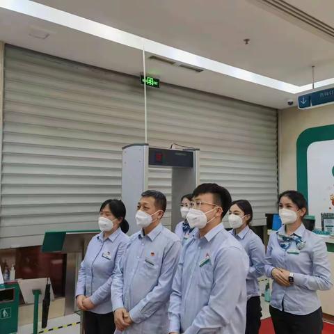 【党日活动】观看一部红色专题片《永远冲锋号》