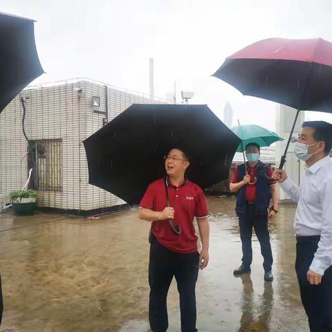 紧绷防汛弦，打好防汛主动战——市口岸办四级调研员周凯督导检查罗湖口岸防汛工作