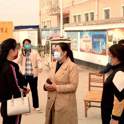 《脱贫抗疫.共克时艰.淮阳区贝亲乐家政职业培训学校助力农民滞销萝卜纪实！》
