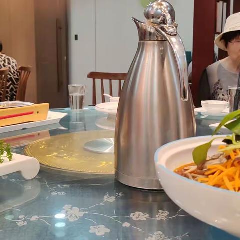 《年年有即日.岁岁有今朝；相聚难忘.生活如歌~祝李兄华哥生日快乐！》