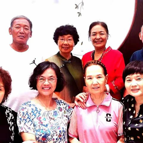 《时光荏苒，岁月如歌——老同学相聚喜乐多！》