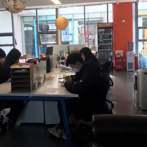 【同题微小说·迎春】特别的实习生