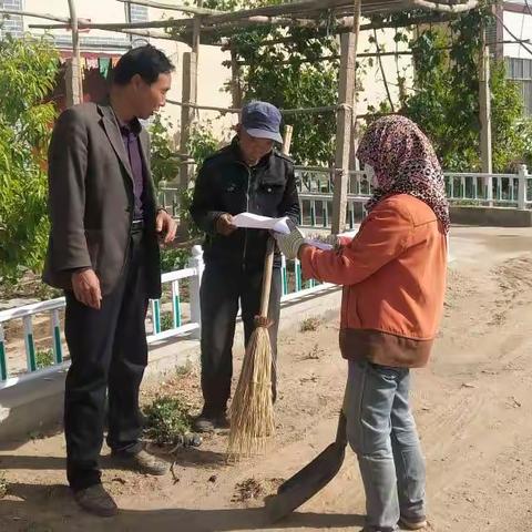 “天上不会掉馅饼，当心地上有陷阱”，诈骗手段日益更新，老年人务必小心