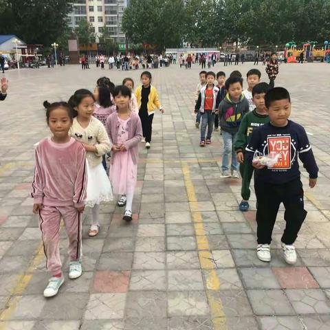 百花幼儿园孩子眼中的扬坤小学