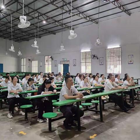 如何撰写导学案——保亭海之南实验学校“1+3”教学范式培训活动