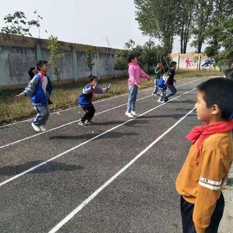 吕河中心小学