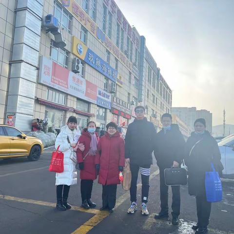 年年春天在行动，岁岁月月勤耕耘——银川路支行积极开展外拓营销活动