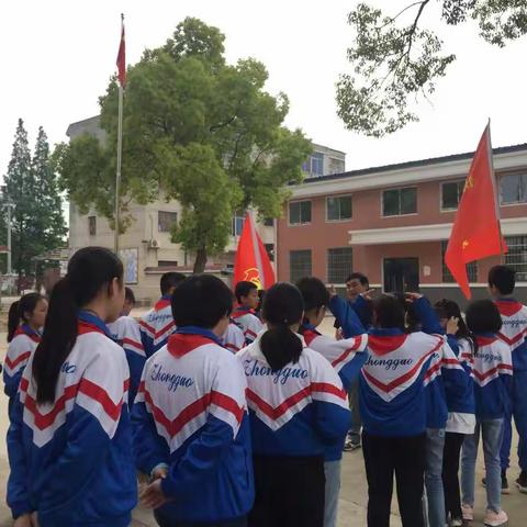 最美红领巾  情暖敬老院——新河小学学雷锋爱老孝老活动