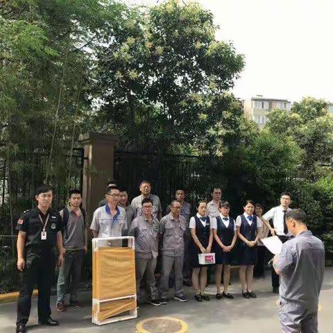 城市锦上小区开展电梯困人应急演练活动