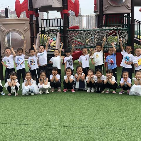 “诵读经典，传承中华美德”——大路三幼大二班中华经典诵读活动