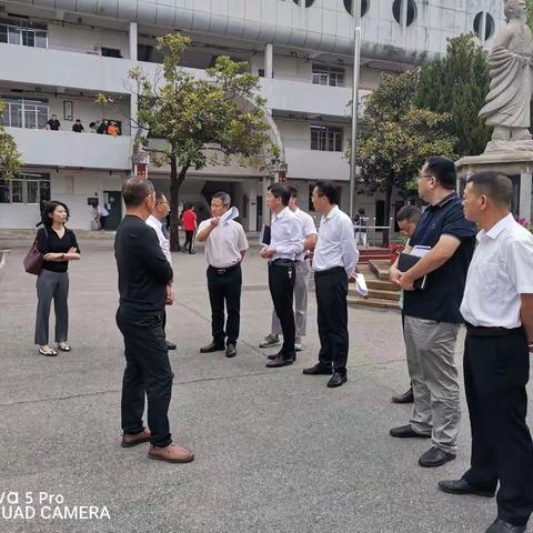 情系教育 不忘初心——林恒求市长亲临汨罗市三中检查指导工作