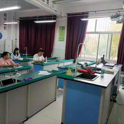 未雨绸缪学习忙——曹王镇中心小学科学组开展新课标学习活动