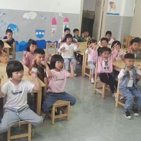 春风十里,不如幼儿园有你💕愿所有孩子的每一天🌅都充满阳光☀愿所有花开🌺都不负等待🌻