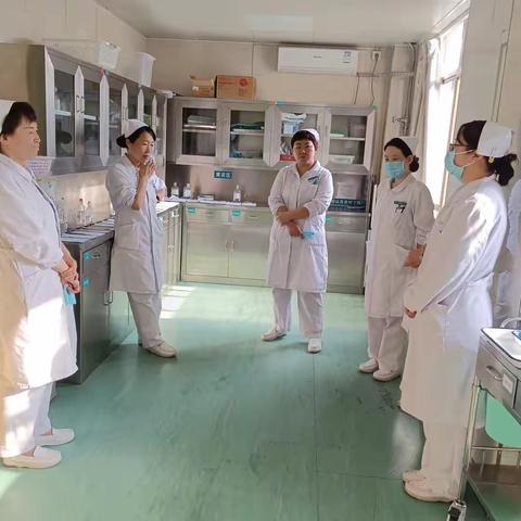 “安全管理，人人有责”-综合科开展“护理质量安全提升月”活动