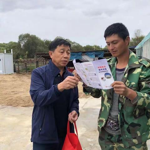 农业银行吉林省延边州安图县支行走进农村反假币宣传