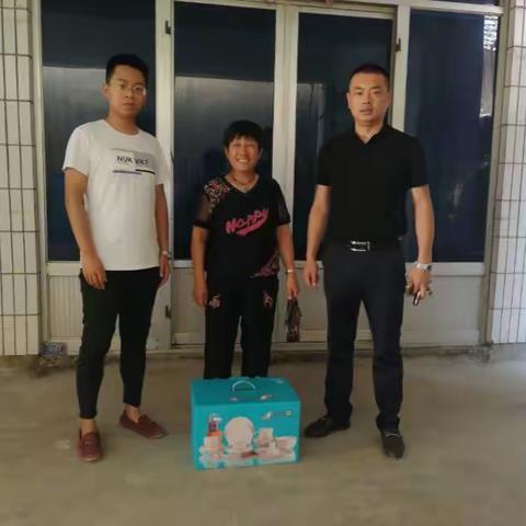 八一救助物品发放