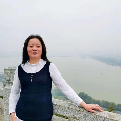 春风化雨添瑰丽，落红满园育桃李——清源学区优秀教师事迹展播