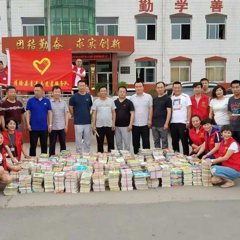 书能醉我不需景，墨能香我何须花——杨房和孟封学区爱心图书赠阅仪式纪实