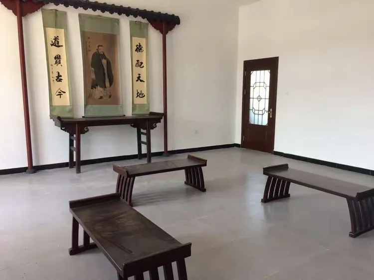 隆庆丁亥年,永宁城陷,书院又毁于战火.就学迁州治益北来堡村