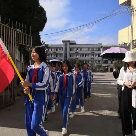 青山夕照，暖暖爱意——记西溪中心小学“九九重阳节，温暖老人心”主题活动
