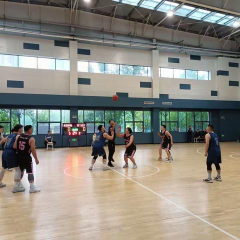 春季篮球联赛，半决赛