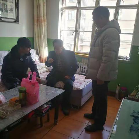 大柴旦公路段党支部开展走访慰问活动