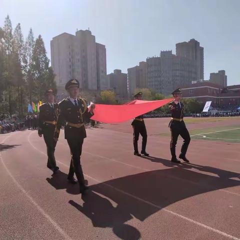 运动燃激情，青春展风采！——初二32班运动会精彩瞬间