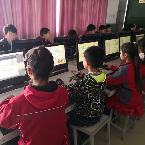 范楼镇马庄小学清明节缅怀革命先烈爱国教育