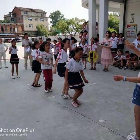 凝聚你我他，运动嘉年华——记昌东镇第三小学2019年“六一”趣味运动会