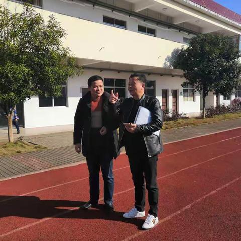 杨柳小学迎谭高翔督学督查