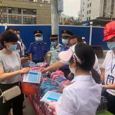 洪山区中铁一局地铁十二号线团结大道站慰问周边居民