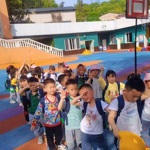 赴一场春日的约💐   ——绿菌益智幼儿园  中一班春游活动